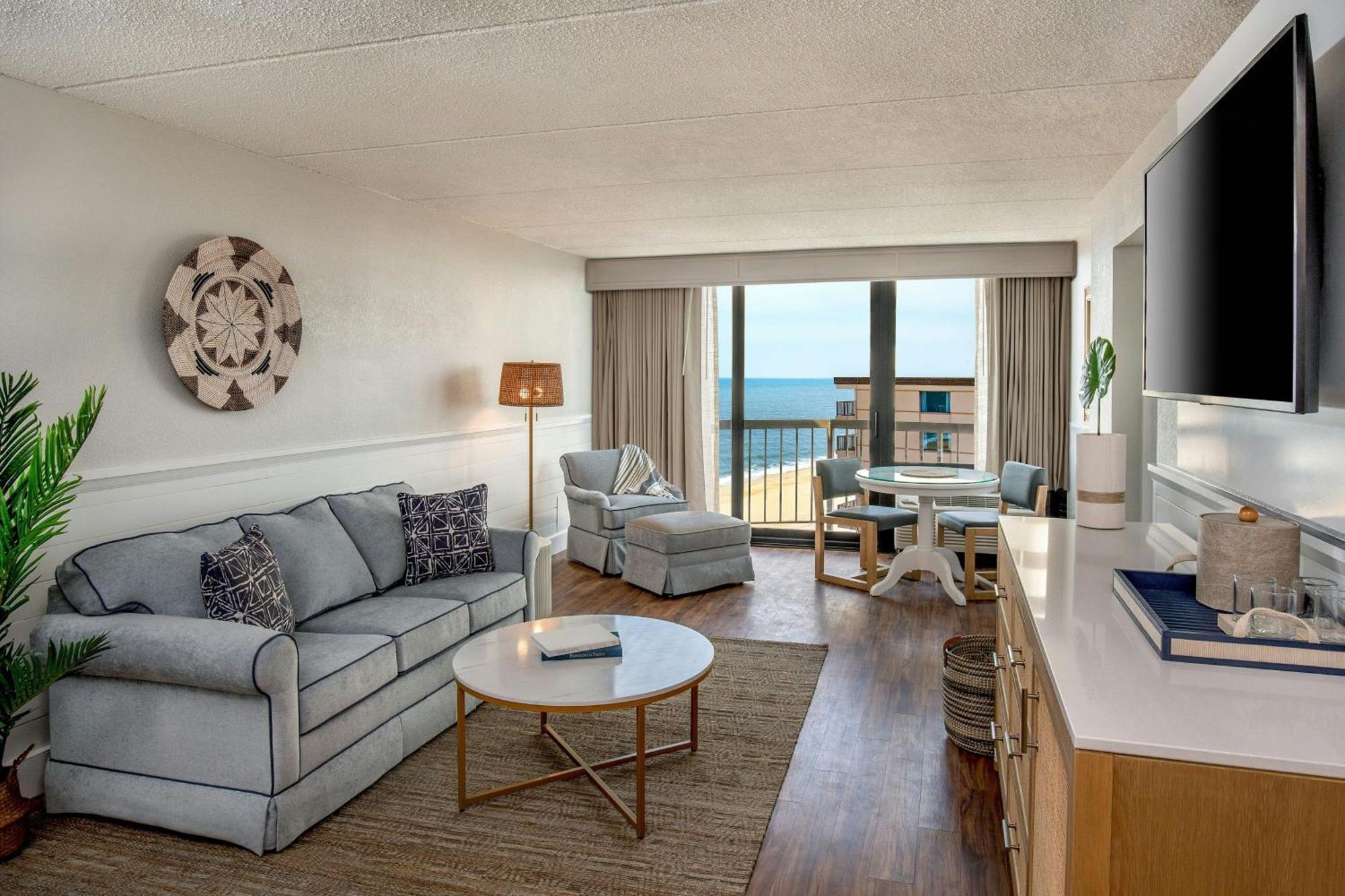 Horizon Suite King Bed Sofa Bed Oceanside